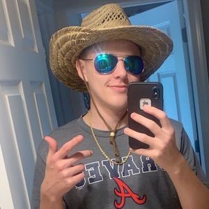 Meet your Posher, Joel